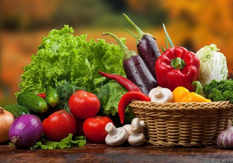 organic-food-background-vegetables-basket